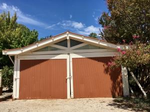 Peter Waite's Garage